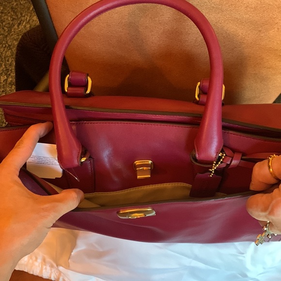 Raspberry (dee port) Chels Cryl Coach. - Picture 3 of 4